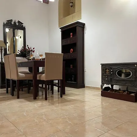 Апартаменты Kamara Traditional House