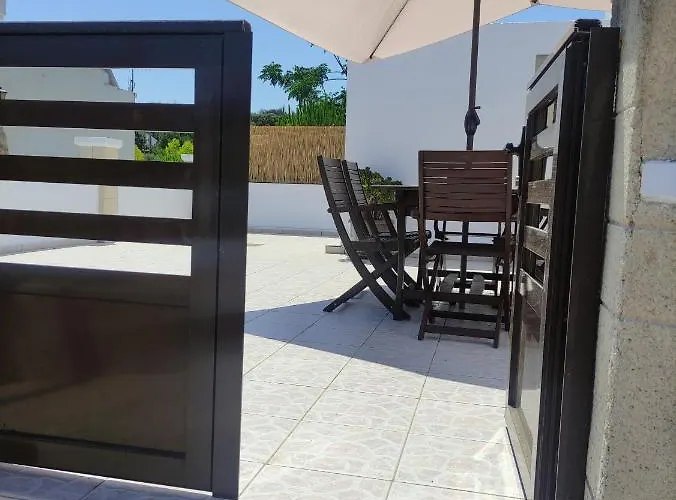 Kamara Traditional House Apartament Soroni